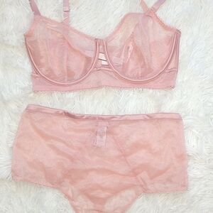 Elegant Pink Lace Lingerie Set
